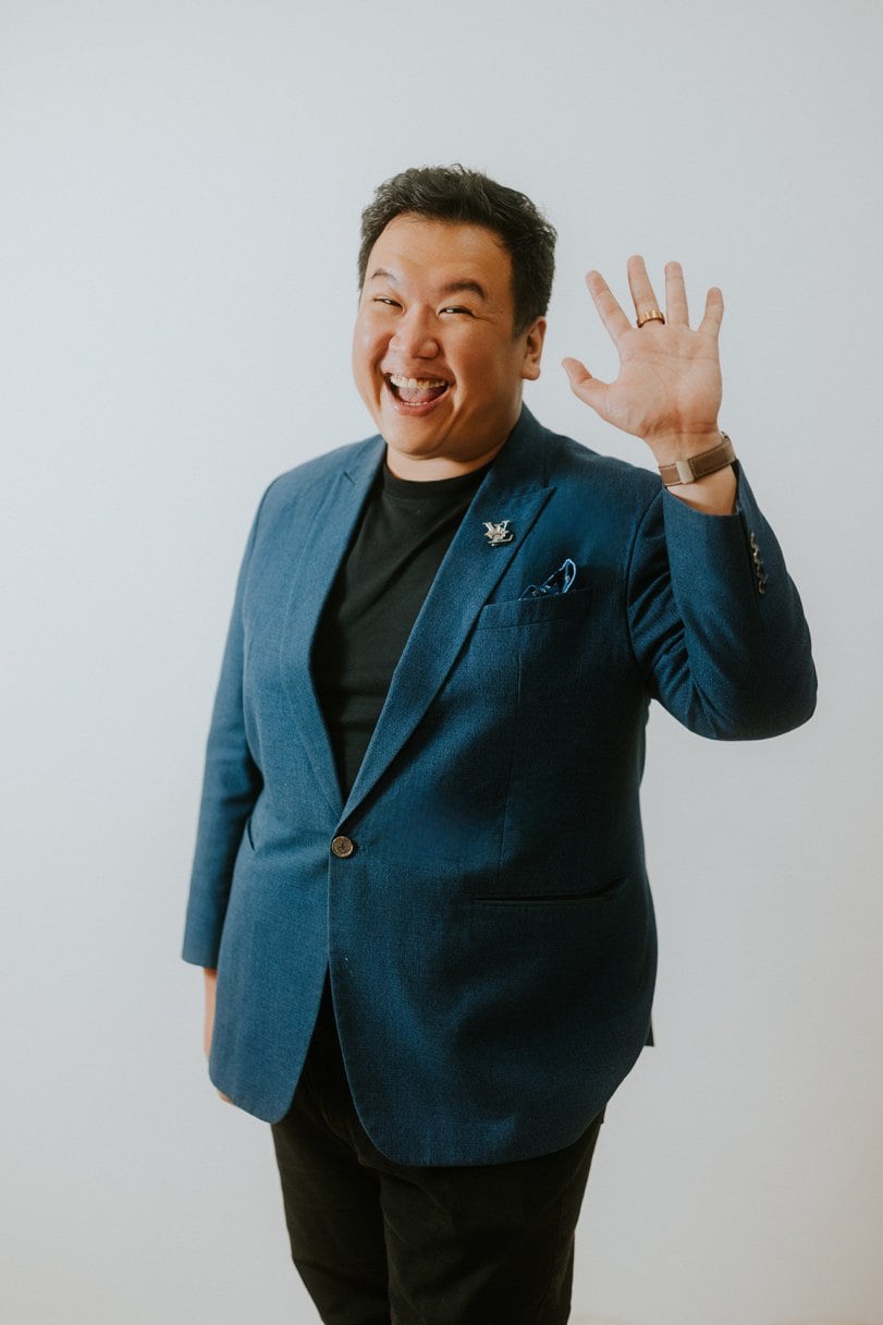Emcee Dixon, warm and bubbly wedding and event host in Singapore