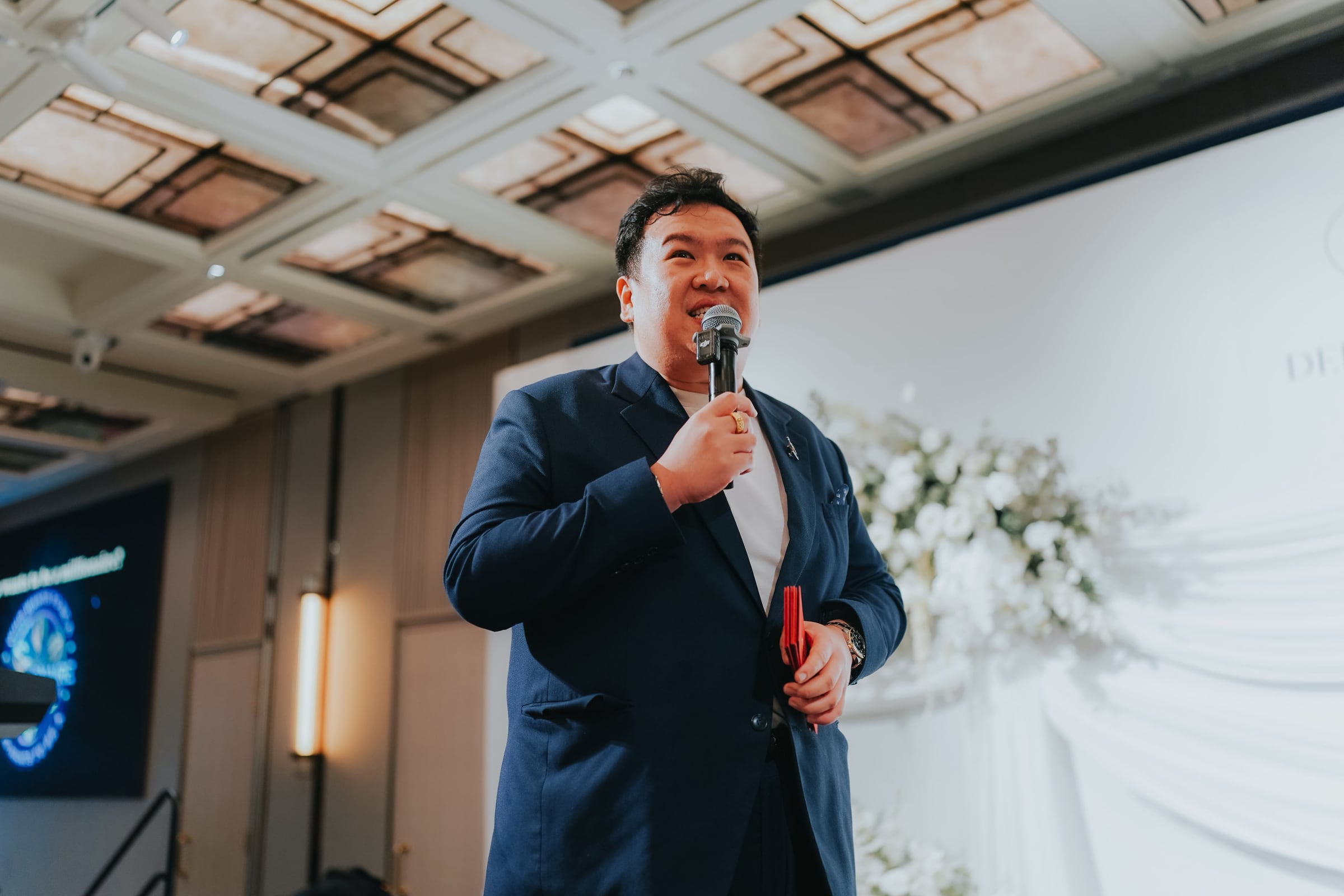 Emcee Dixon hosting a wedding from a run of show